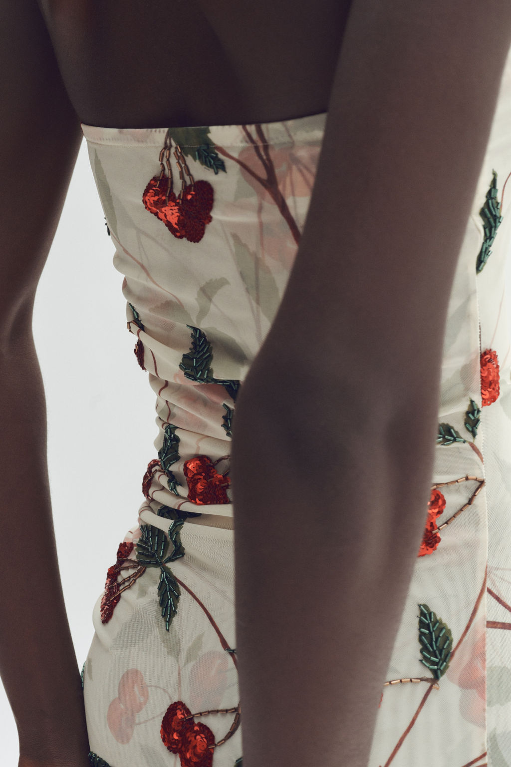 Vestido de tubo en malla con estampado de cerezas - H&m фото 6