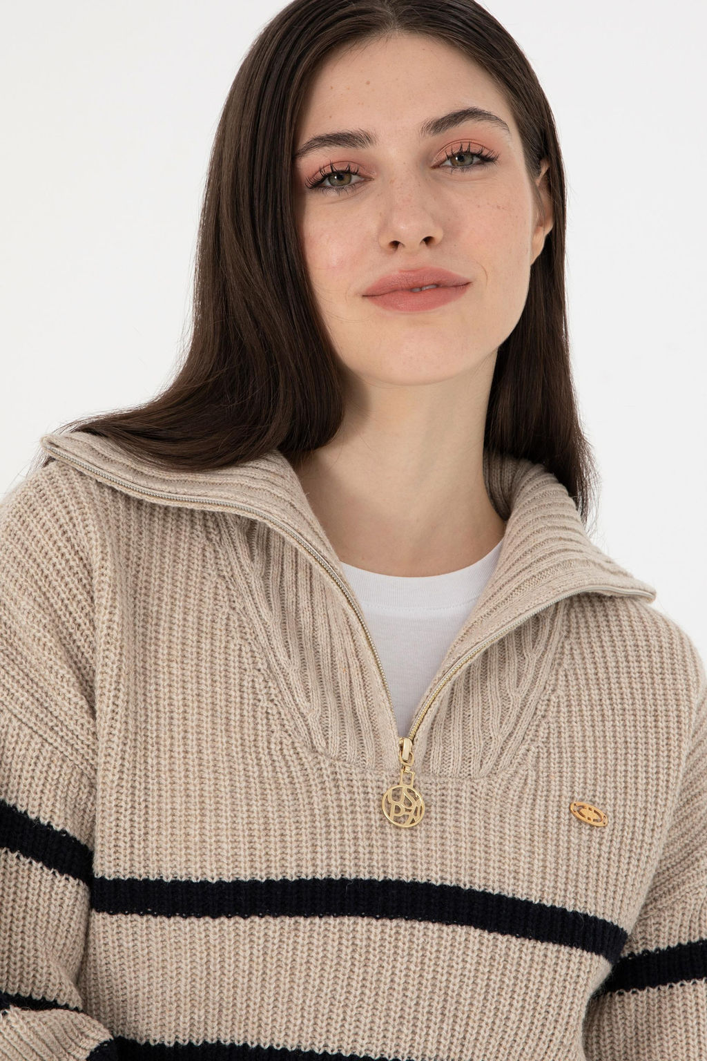 Женский свитер с v-образным вырезом и камнями Неожиданная скидка в корзине - U.s. polo assn фото 2