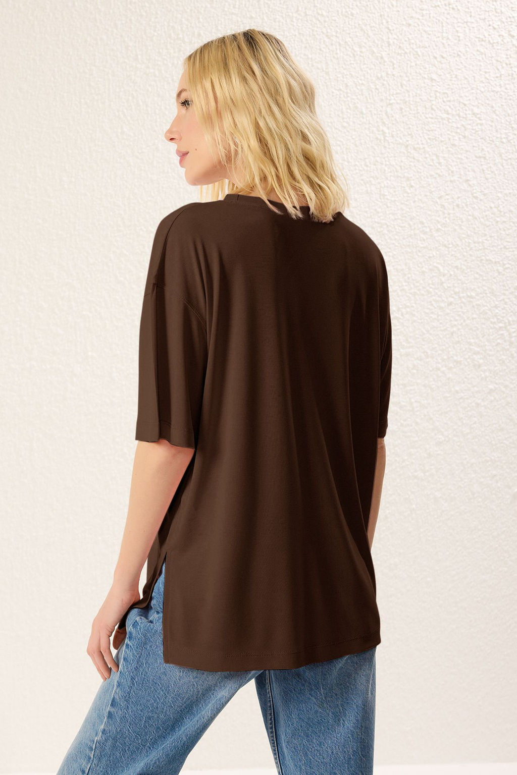 Kahverengi More Sustainable Modal Kumas Oversize/Genis Kal?p Orme T-Shirt TWOSS25TS00125