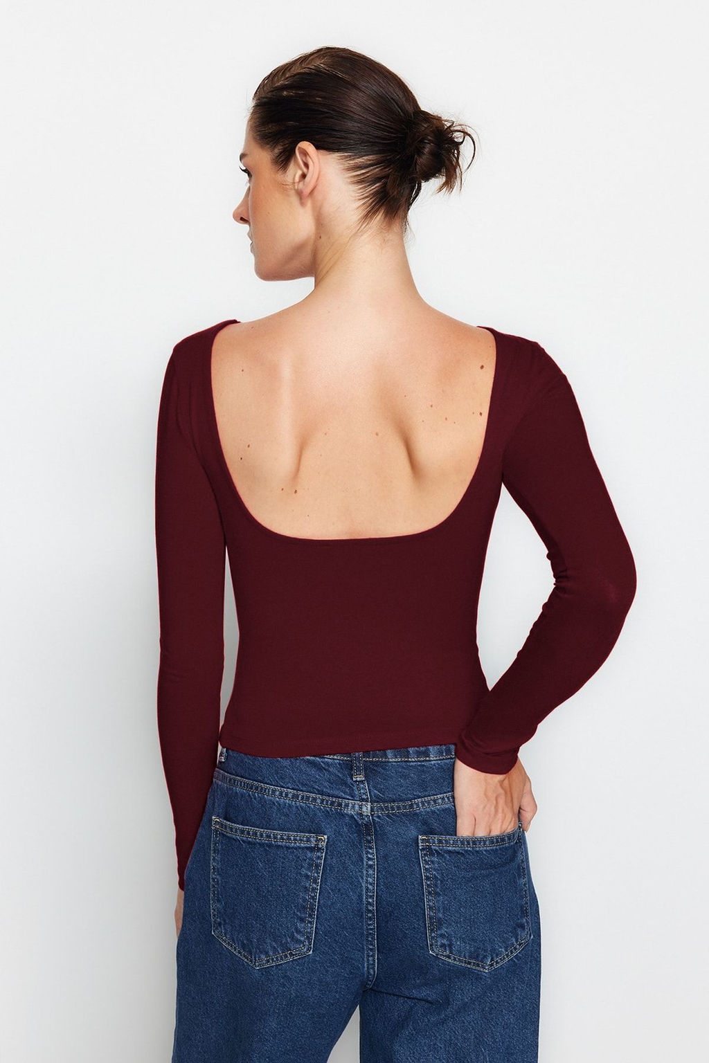 Koyu Bordo Pamuklu S?rt Dekolteli Fitted/Vucuda Oturan Esnek Orme Bluz TWOAW24BZ00160