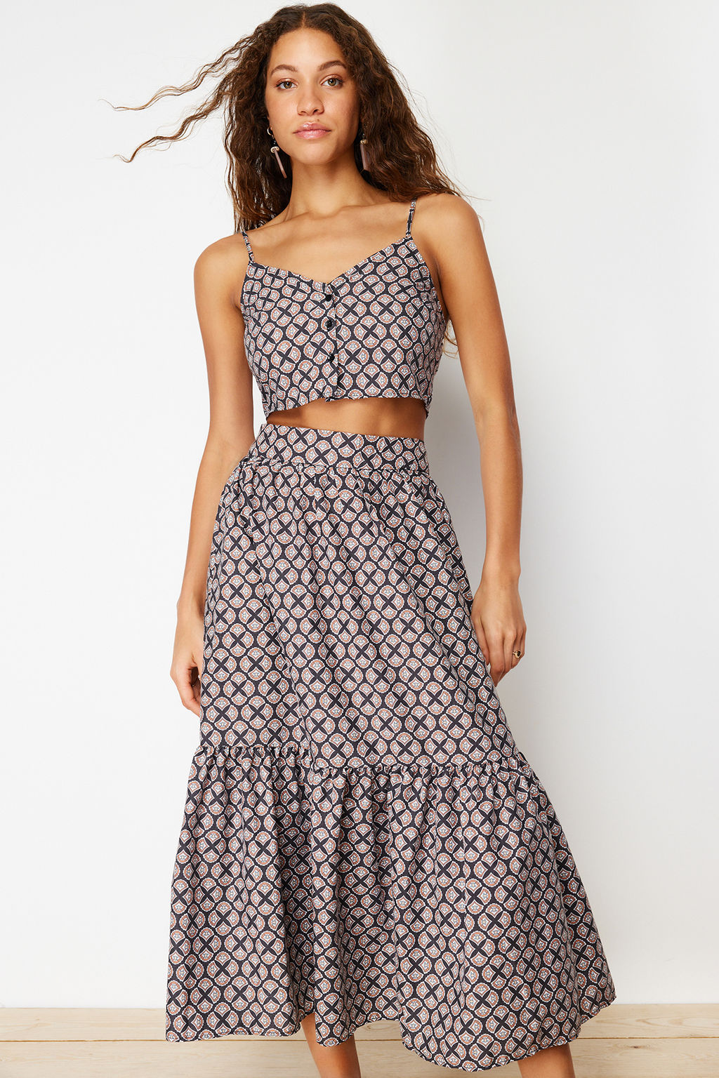 Cok Renkli Ask?l? Dugmeli Crop Dokuma Bluz TWOSS24BZ00163 - Trendyolmilla фото 2