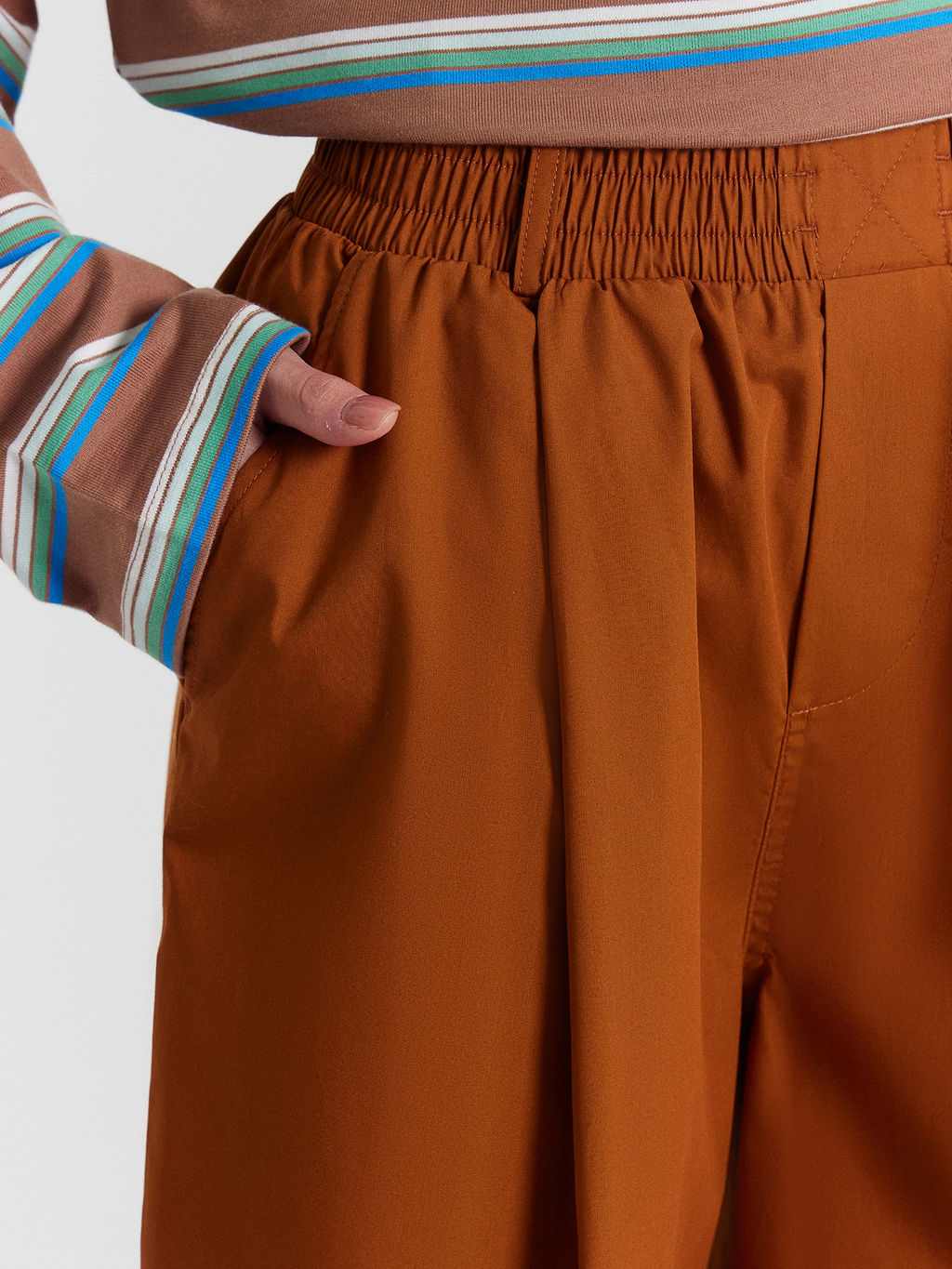 Шорты женские коричневые карамель 132361 - Mark formelle фото 6