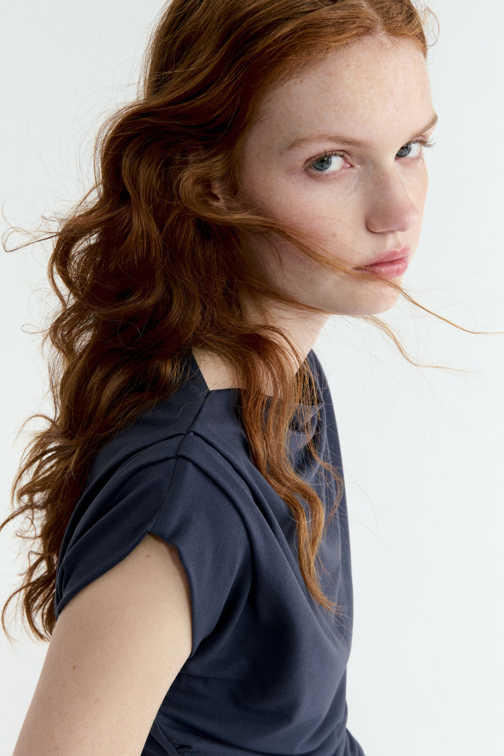Top drapeado con escote barco - H&m фото 8