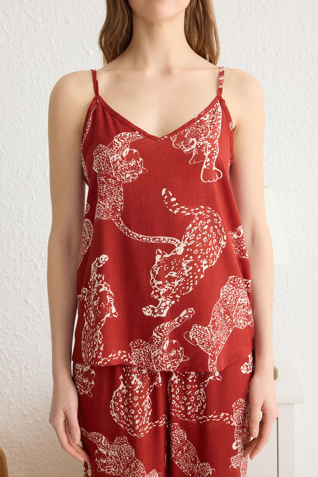 Trendyolmilla Lacivert Kaplan Desenli Ip Ask?l? Viskon Dokuma Pijama Tak?m? THMSS24PT00127  фото 24