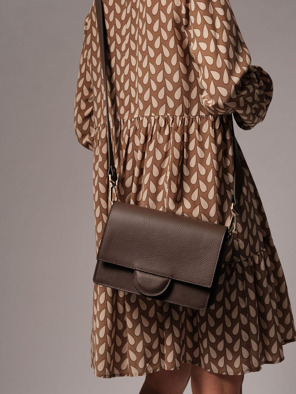 Сумка через плечо Deboro 30574 коричневый торф