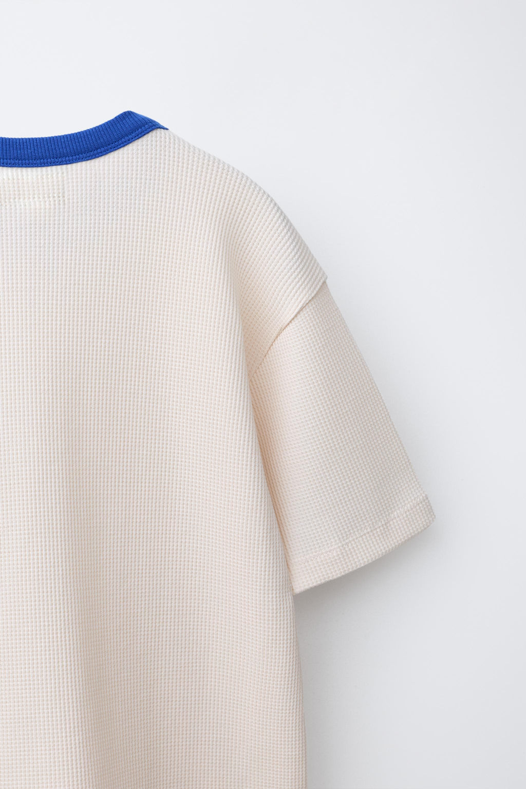 CAMISETA WAFFLE CONTRASTE / Crudo / Azul - Zara фото 5