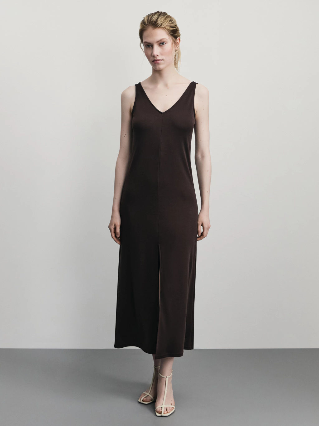 Сарафан с V-образным вырезом из модала / Zarina  фото 3