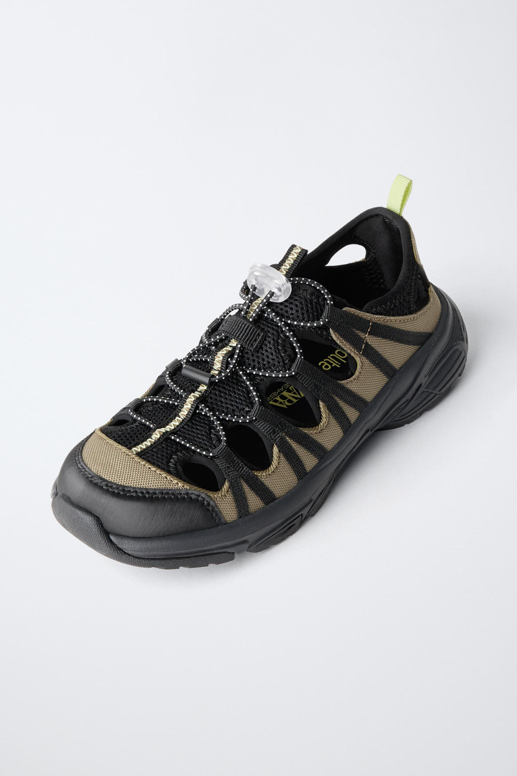 ZAPATILLA DEPORTIVA CANGREJERA / Negro