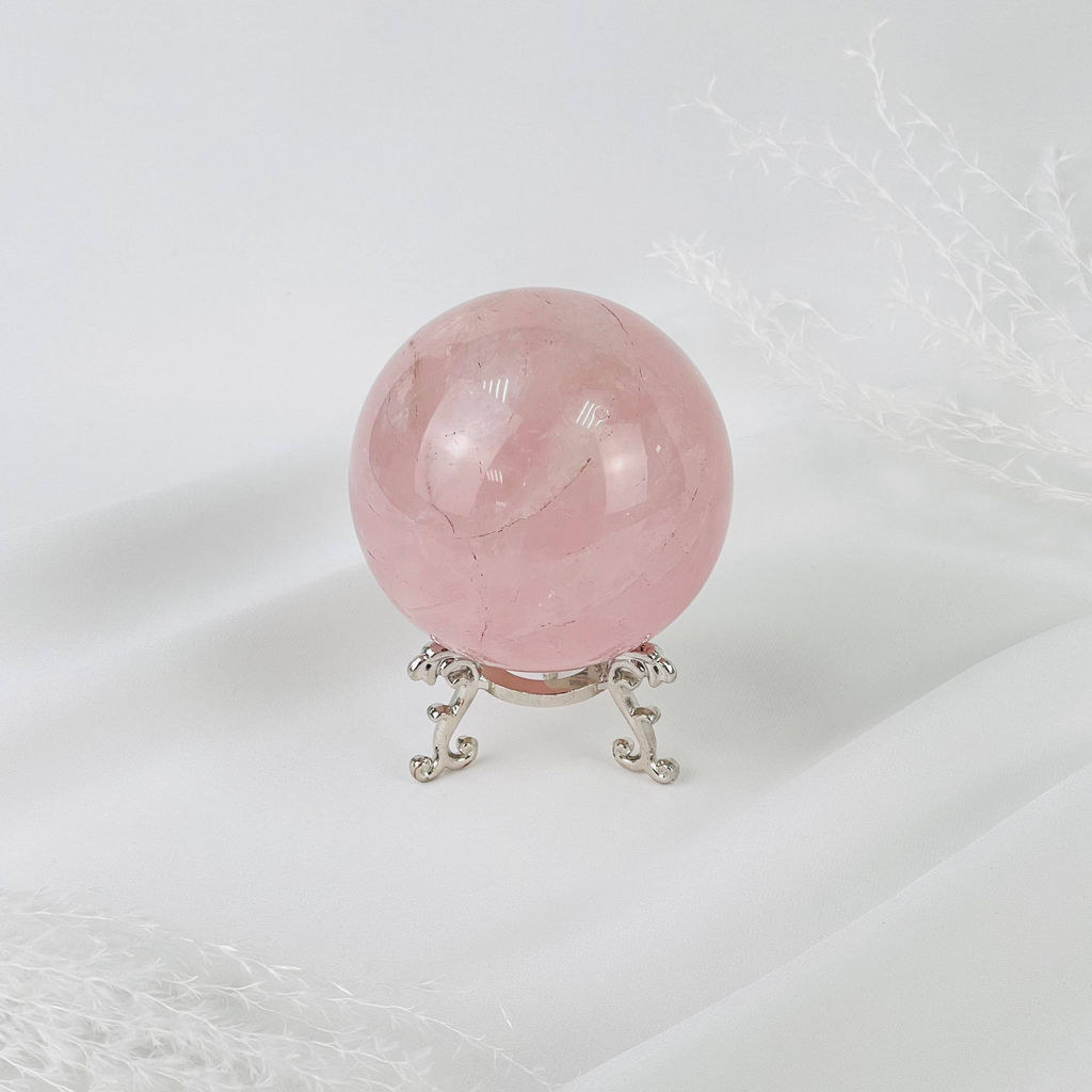 Шар из мадагаскарского Розового кварца