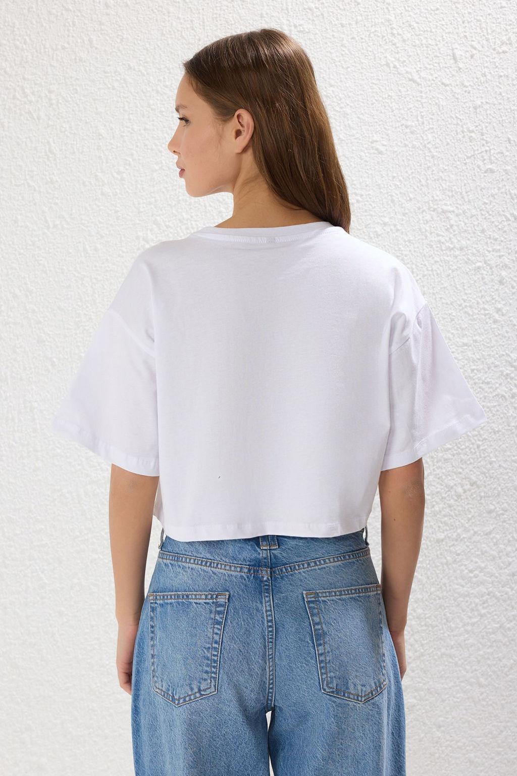 TRENDYOLMILLA Siyah-Beyaz Premium %100 Pamuk Relaxed/Rahat Kal?p Crop Orme T-Shirt TWOSS25TS00137 фото 3