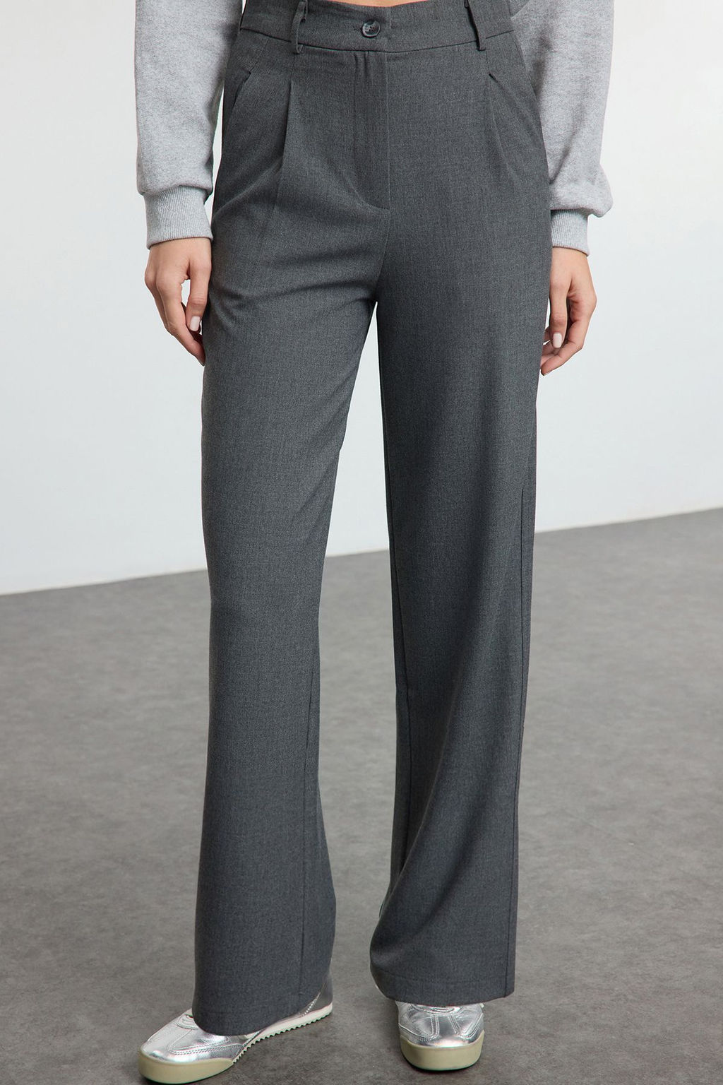 Gri Wide Leg Genis Paca Pileli Dokuma Pantolon TWOAW25PL00105