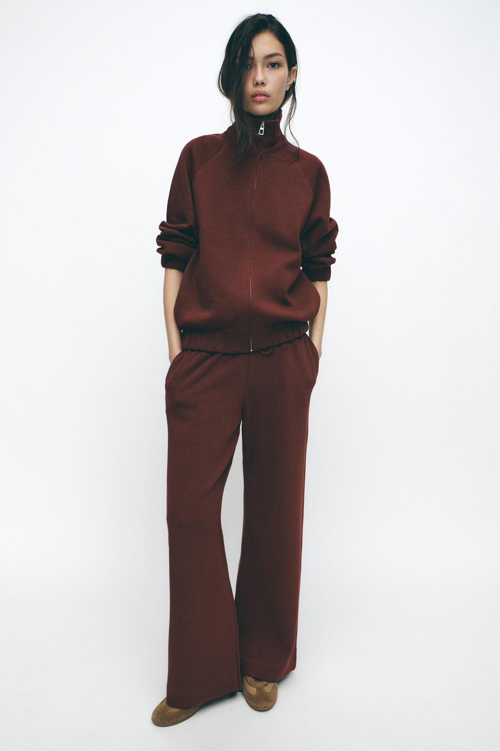 SOFT ZIP-UP SWEATSHIRT