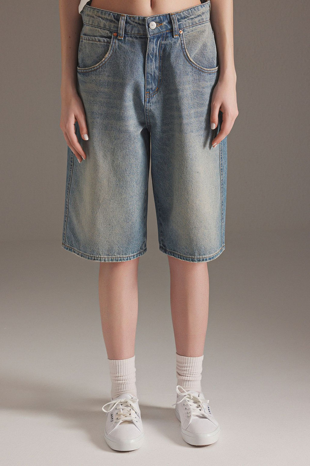 Mavi Soluk Efekt Vintage Normal Bel Denim Jorts Bermuda TWOSS25SR00150