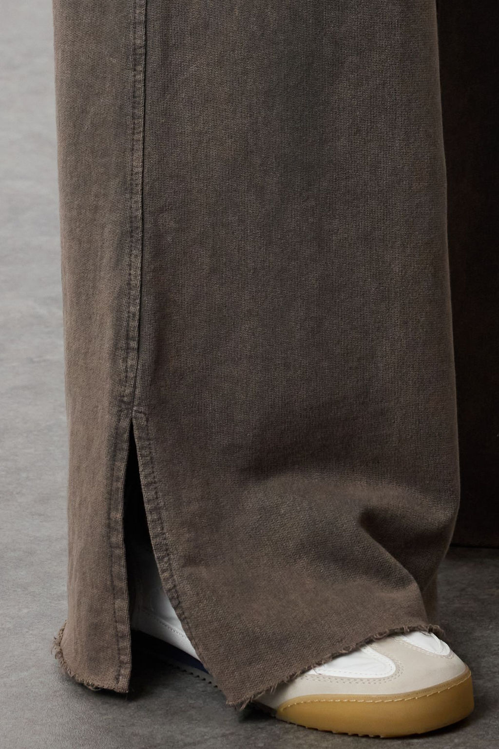 Koyu Kahverengi Soluk Efektli Wide Leg/Genis Paca Ince Orme Esofman Alt? Pantolon TWOAW22EA0426