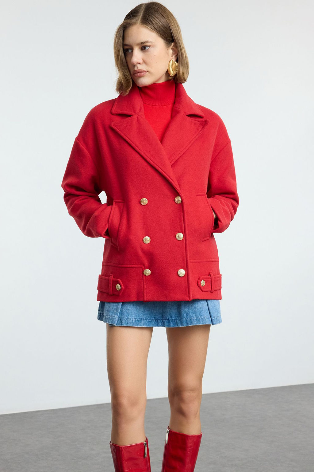 K?rm?z? Dugme Detayl? Yumusak Dokulu Regular K?sa Kaban TWOAW25KB00091