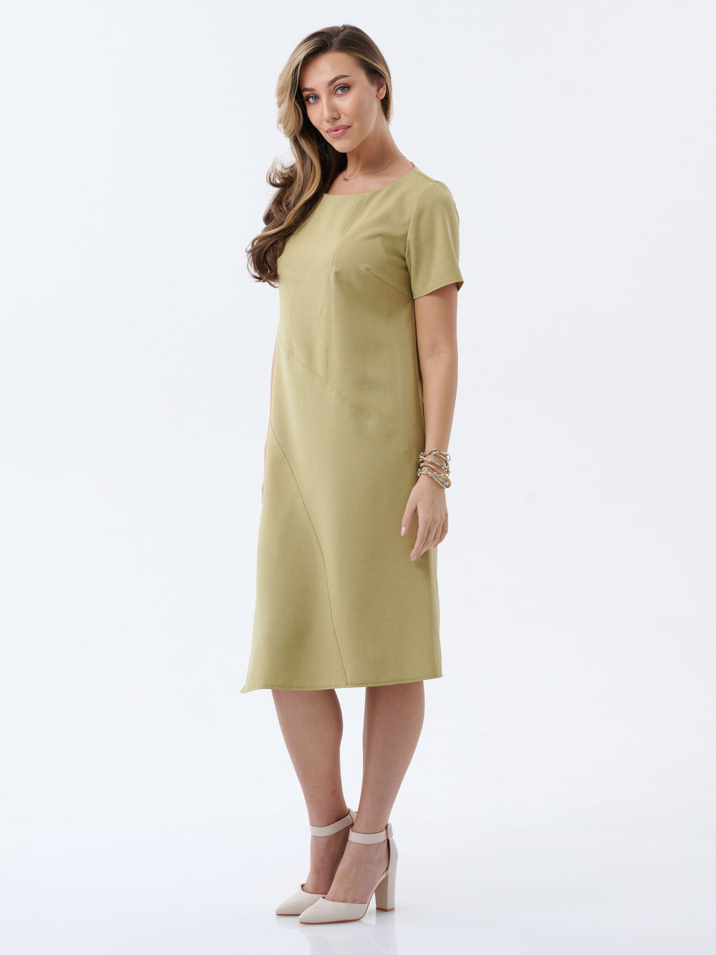 Платье с ассиметричной линией низа оливковое