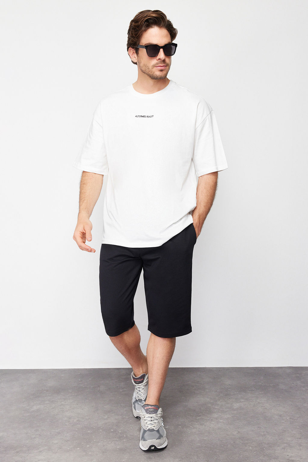 TRENDYOL MAN Basic Siyah Regular/Normal Kesim Uzun Boy Lastik Belli Kordonlu Sort TMNSS24SR00036 - Trendyolmilla фото 2