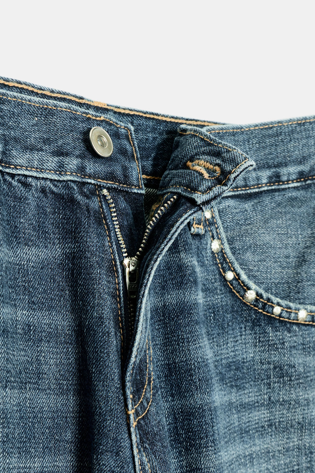 TRF SLUNG LOW-RISE STUDDED JEANS - Zara фото 9