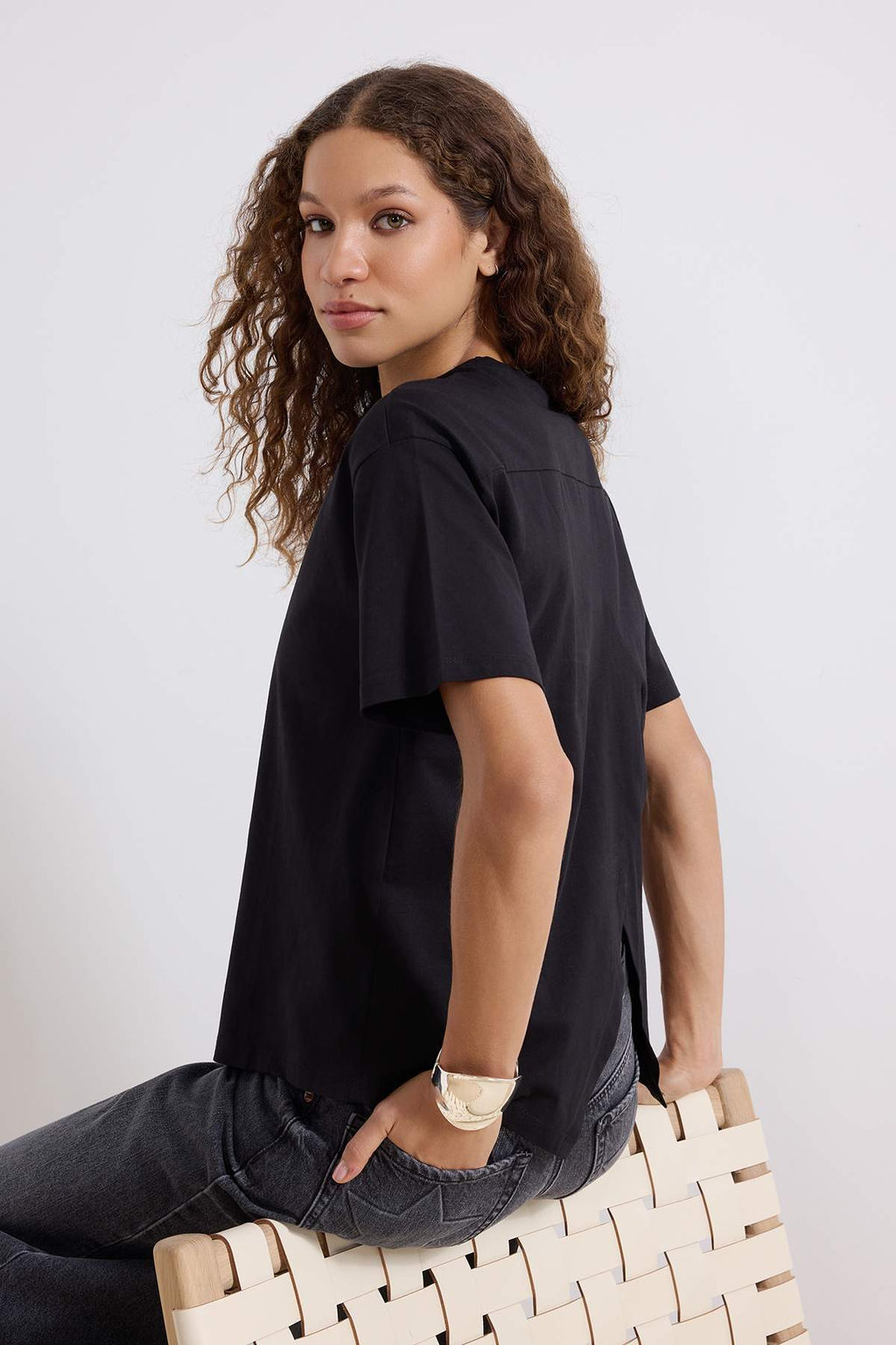 TRENDYOLMILLA Visne Curugu %100 Suprem Oversize/Genis Kesim Asimetrik S?rt Detayl? Orme T-Shirt TWOSS25TS00040  фото 11