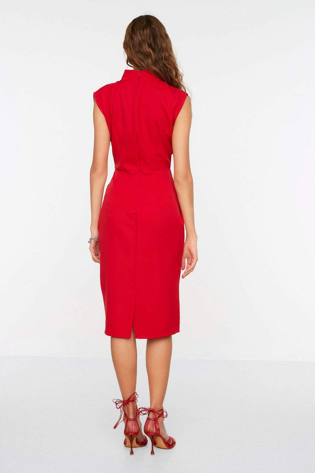 TRENDYOLMILLA Bordo Vucuda Oturan Dik Yaka Midi Kalem Etek Dokuma Elbise TWOAW20EL0311  фото 24