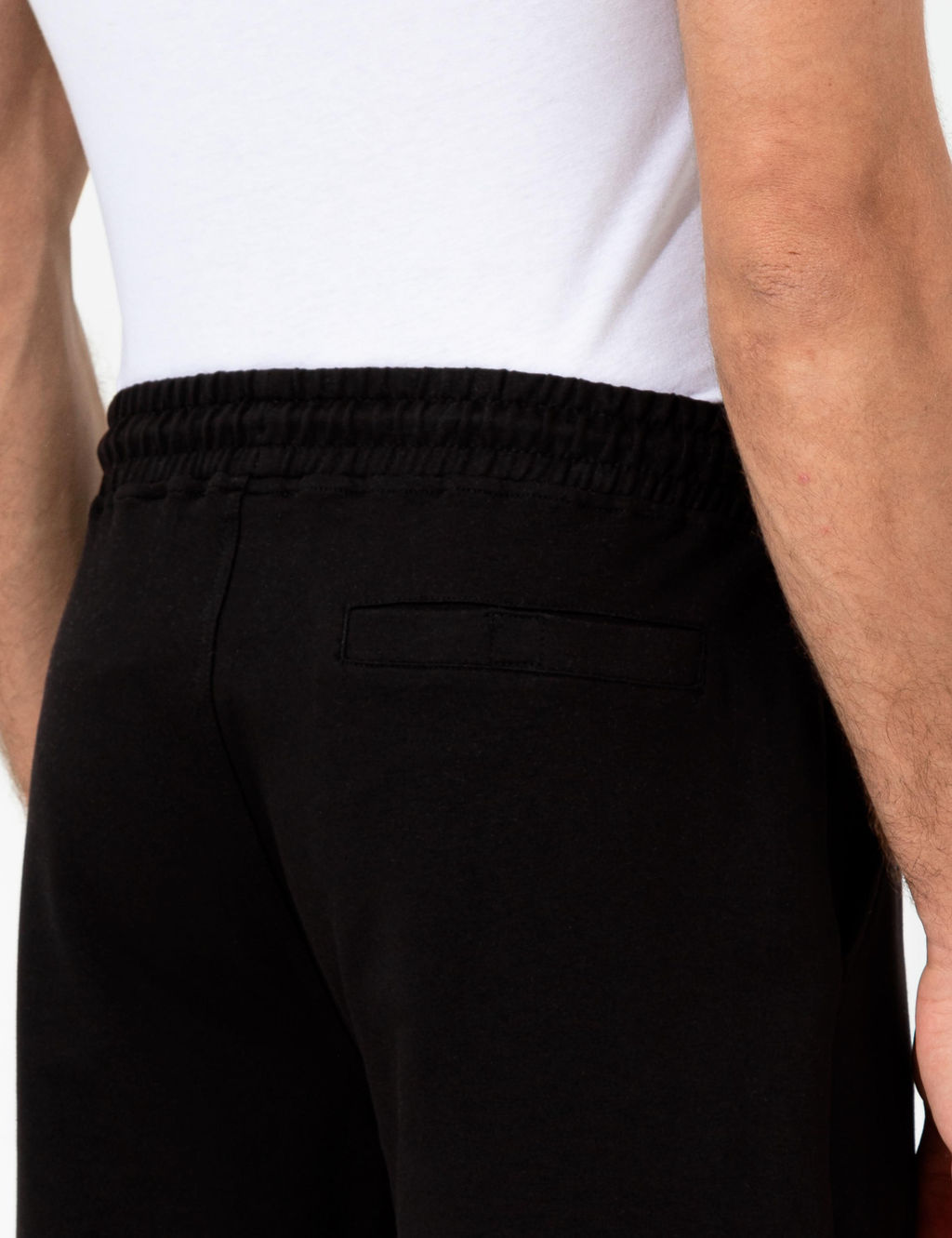 Черные трикотажные шорты комфортного кроя