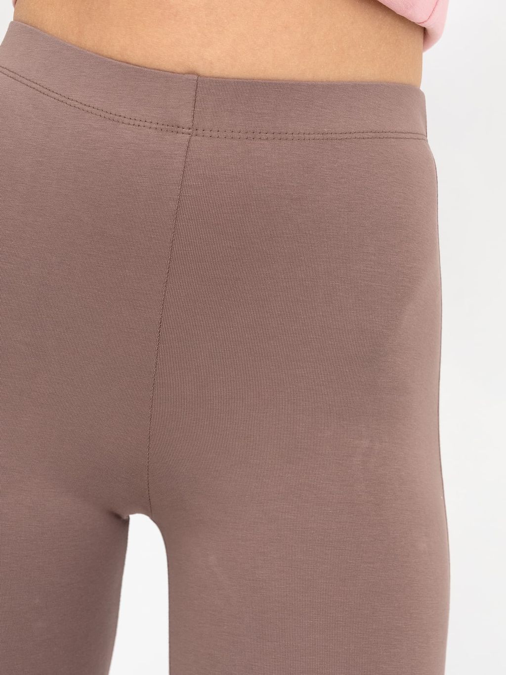 Прилегающие спортивные бриджи в оттенке "тауп"