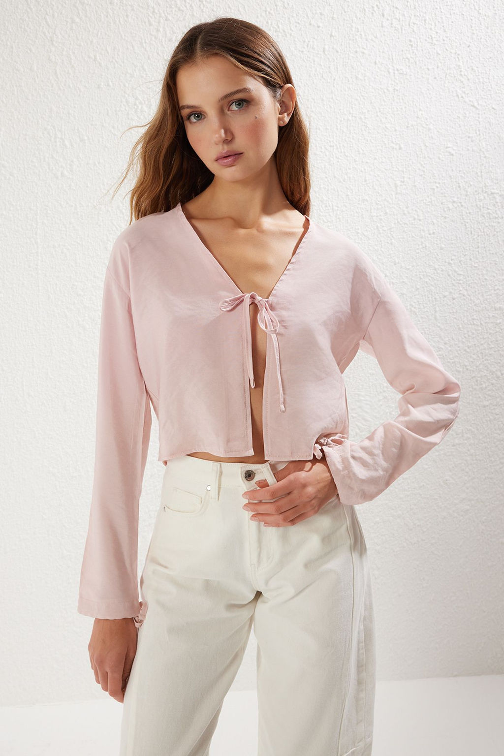 Trendyolmilla Pembe Modal Baglama Detayl? Uzun Kollu Dokuma Bluz TWOSS25BZ00167