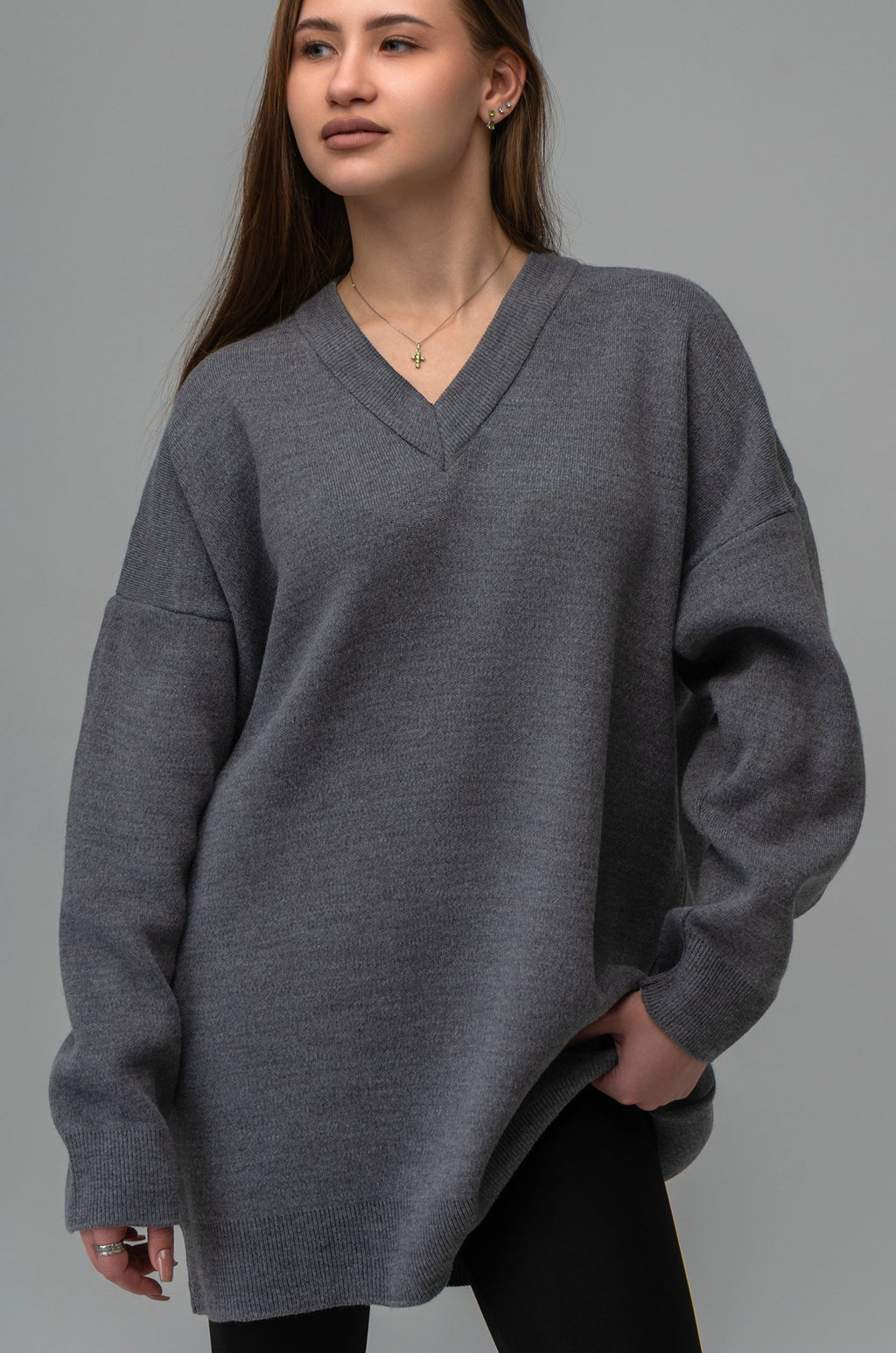 Женский удлиненный джемпер оверсайз с V-вырезом Happyfox - Happy fox фото 11