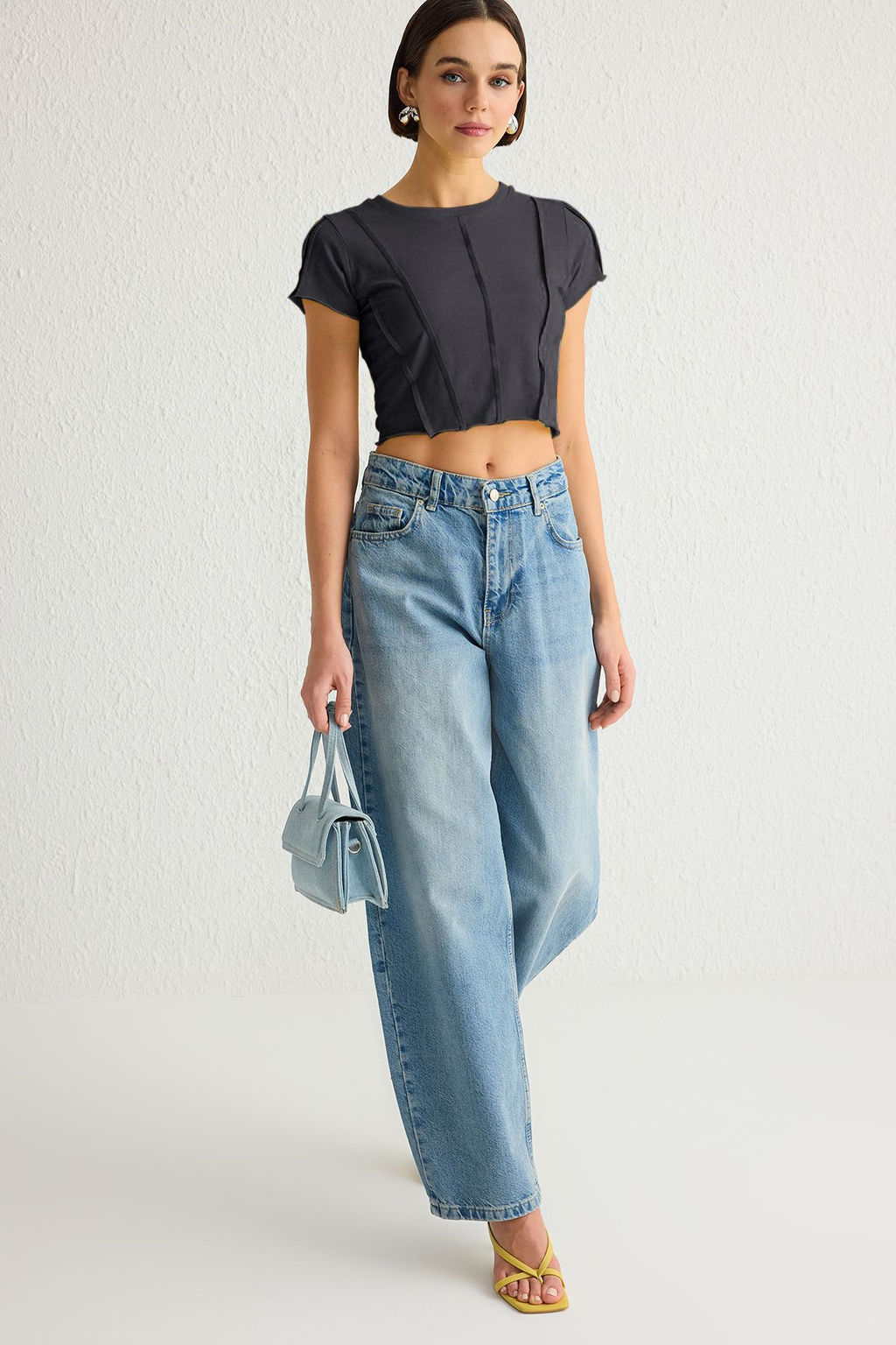 Antrasit Nervurlu Fitted/Vucuda Oturan Crop Orme T-Shirt TWOSS25TS00000