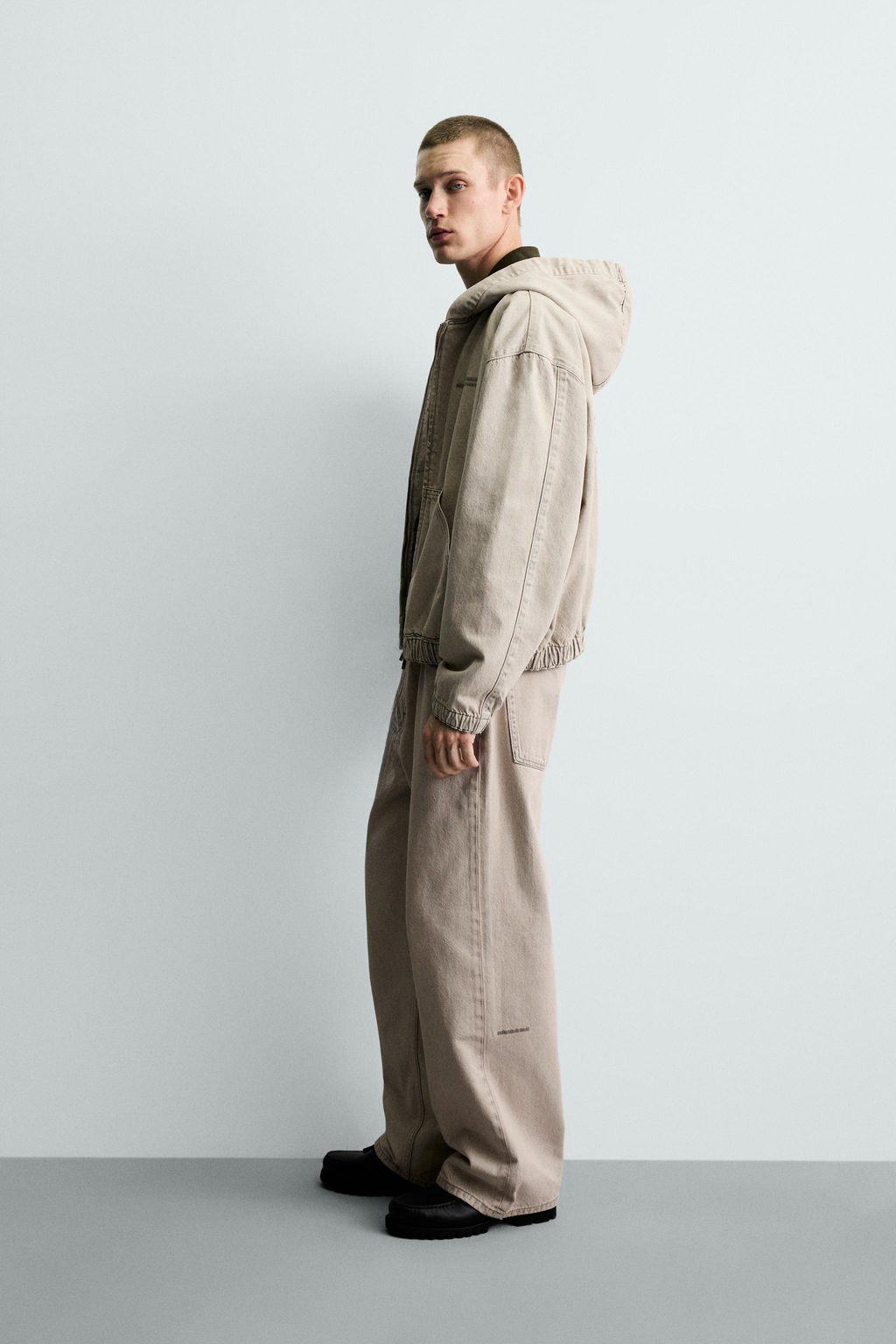 CAZADORA DENIM CAPUCHA BORDADOS / Crudo / Marr?n - Zara фото 4