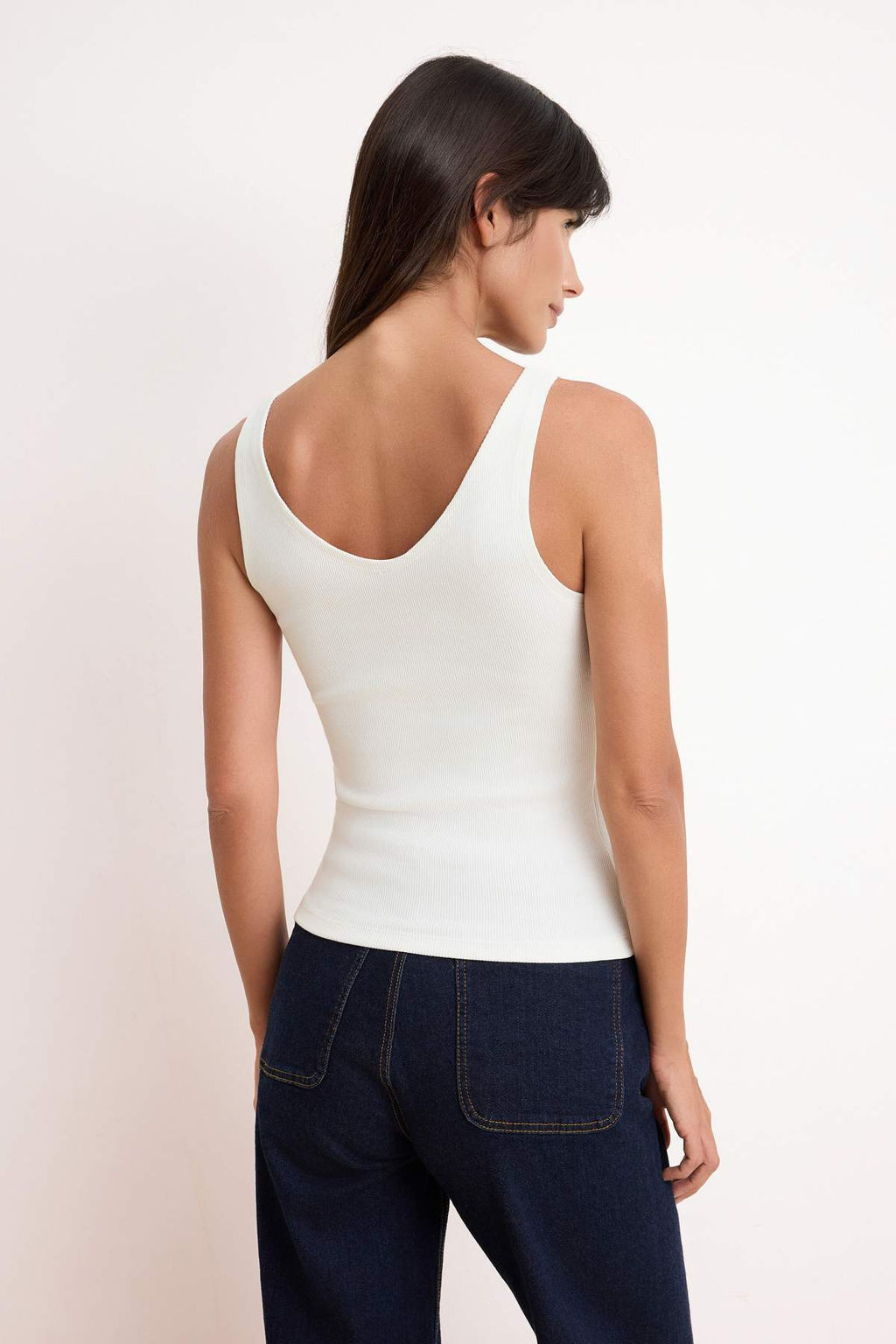 Ekru Fitted/Vucuda Oturan V Yaka Kal?n Ask?l? Kolsuz Fitilli Esnek Orme Atlet TWOSS26AL00021 - Trendyolmilla фото 4