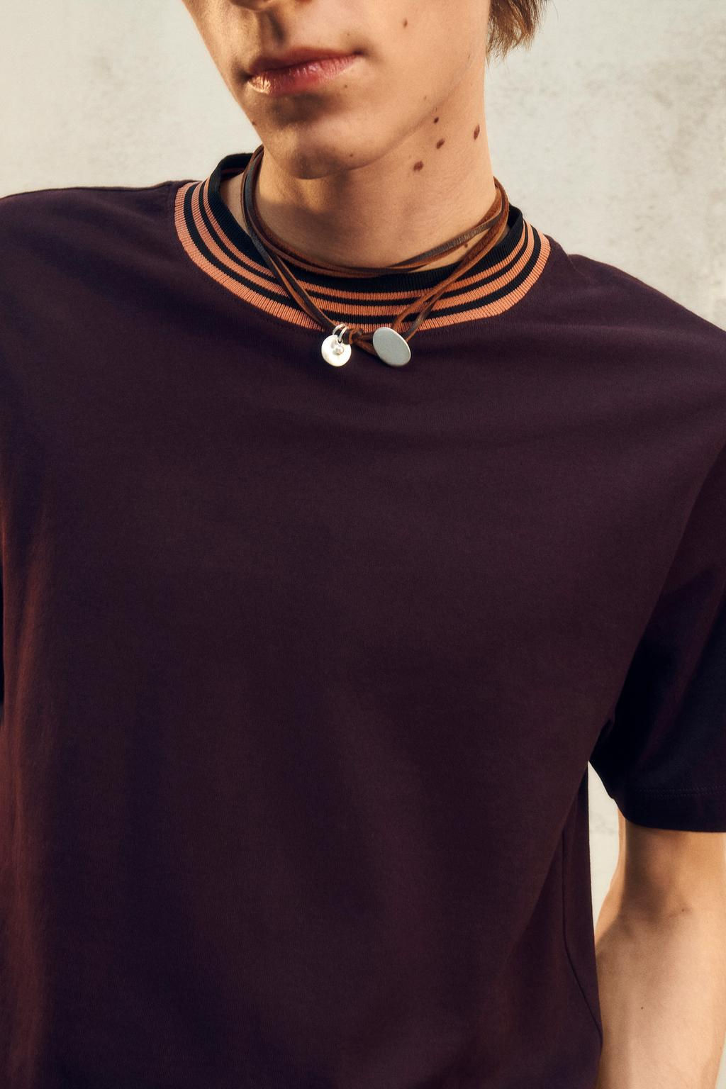 LIMITED EDITION CONTRAST NECK T-SHIRT - Zara фото 2