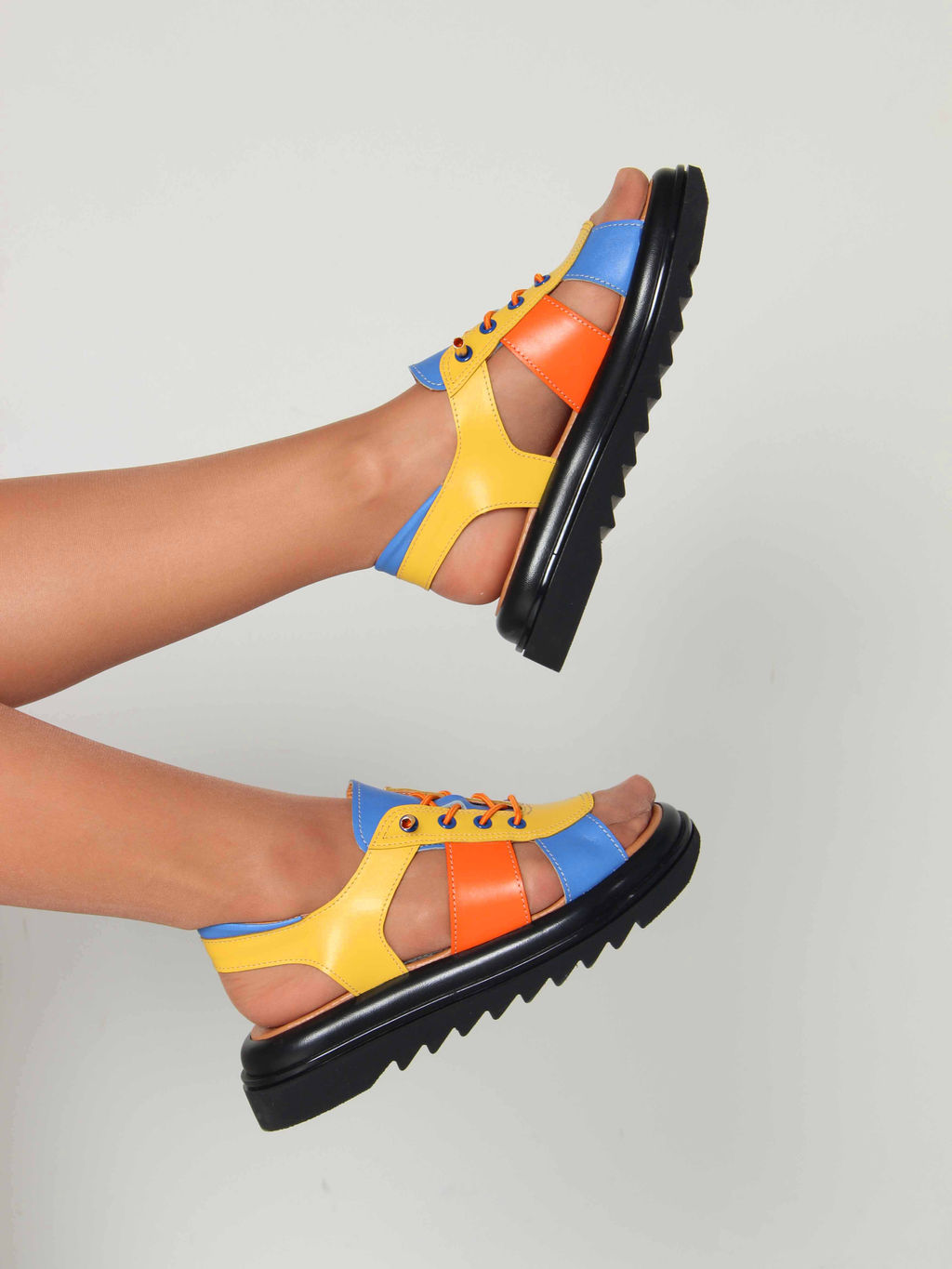 Босоножки 2029.2525bl. Желтый синий оранжевый