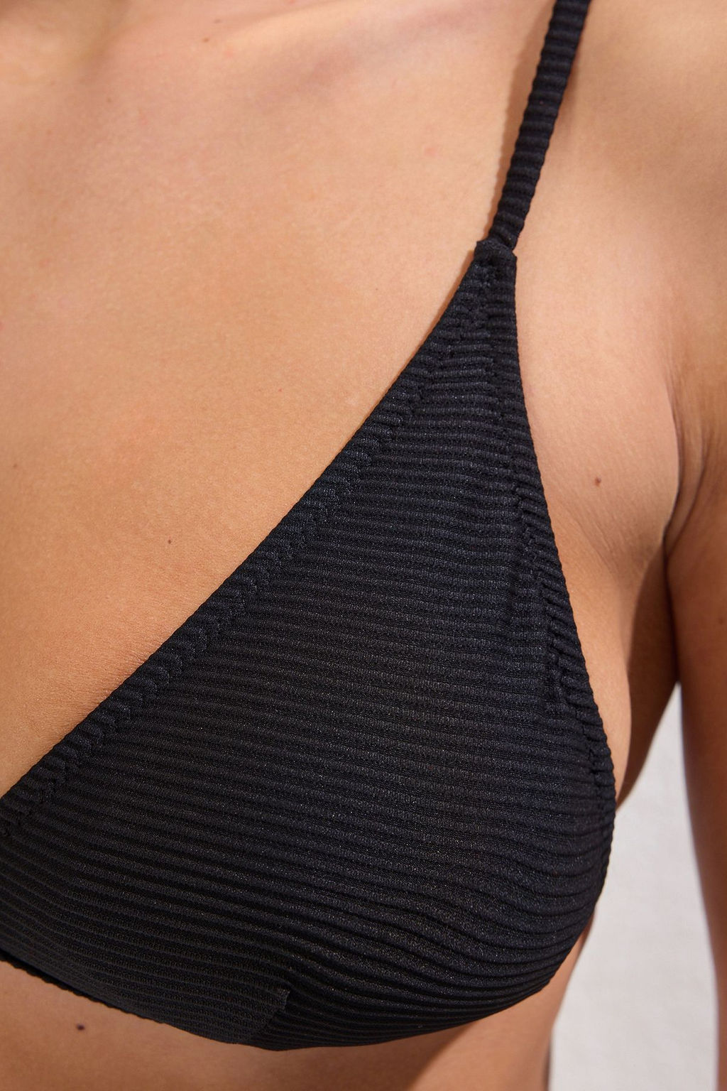 Trendyolmilla Siyah Ucgen Dokulu Core Bikini Ustu TBESS25BU00042  фото 3