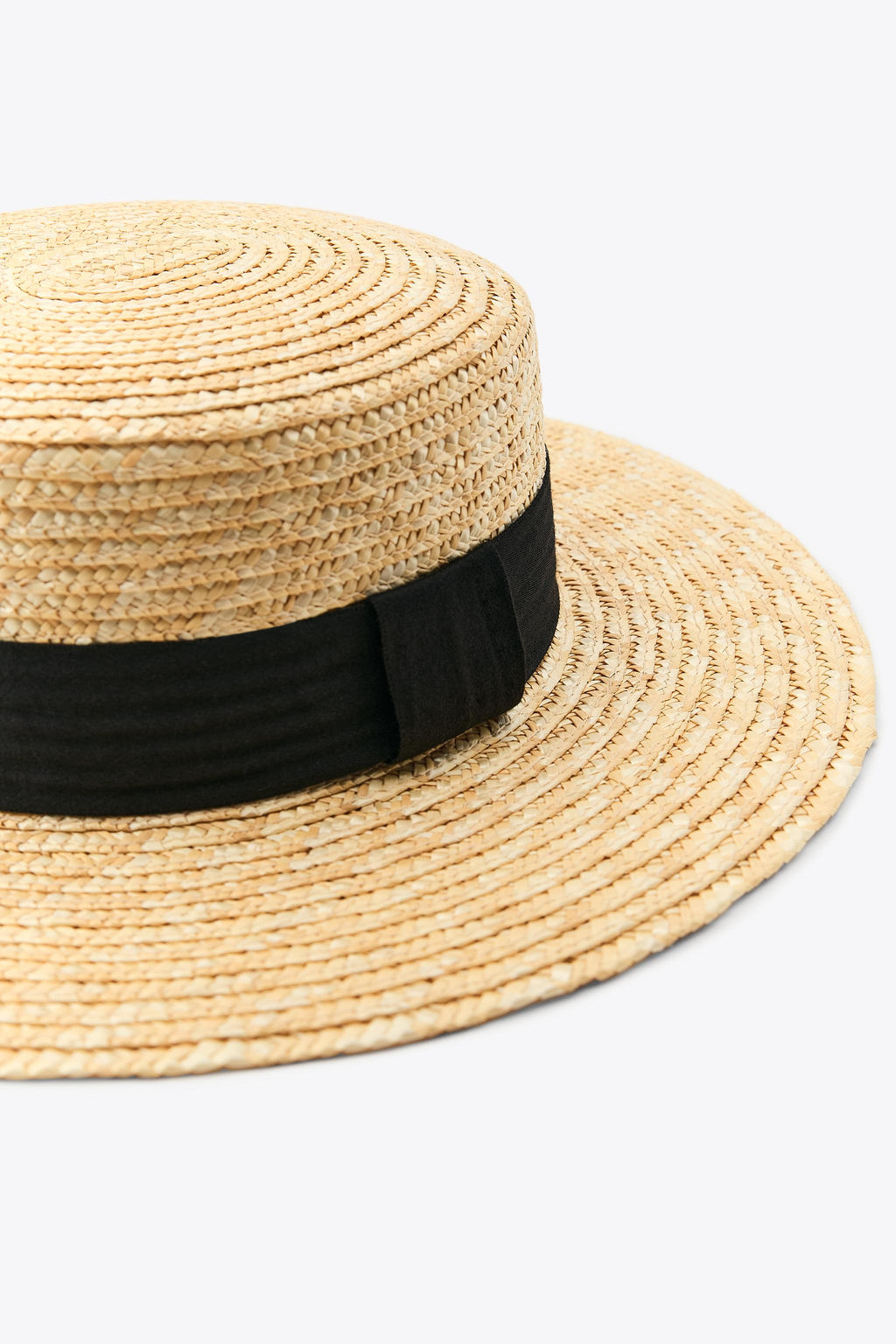 HAT WITH CONTRAST BAND