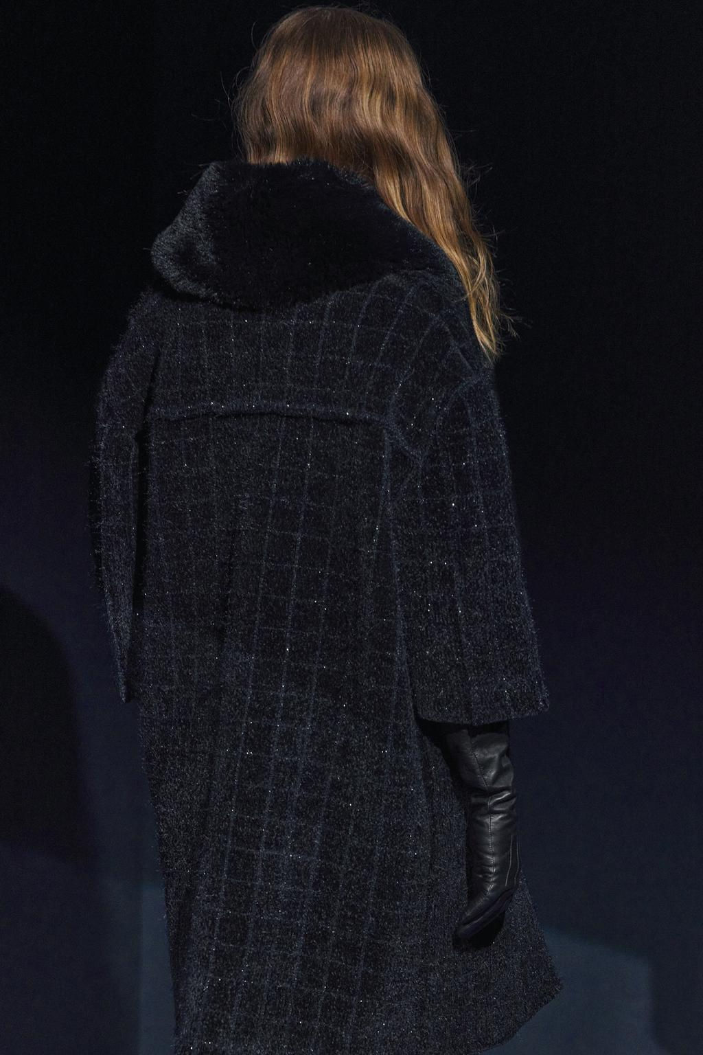 KNITTED COAT WITH FAUX FUR COLLAR - Zara фото 3