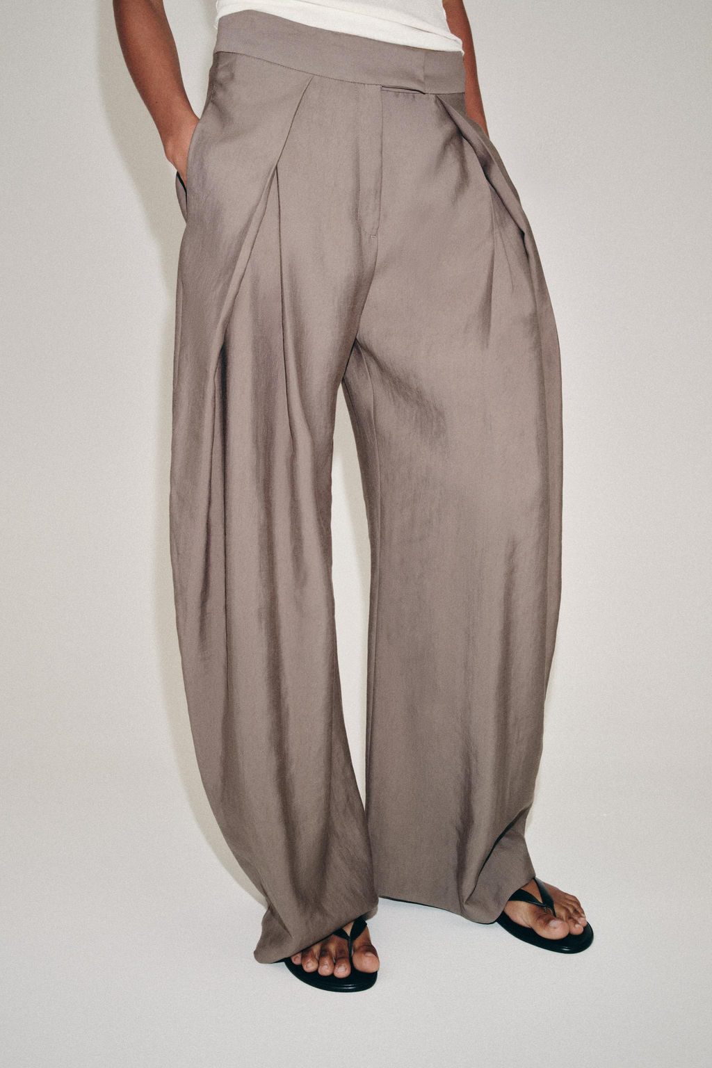 PANTAL?N WIDE LEG PLIEGUES ZW COLLECTION / Marr?n / Topo - Zara фото 2