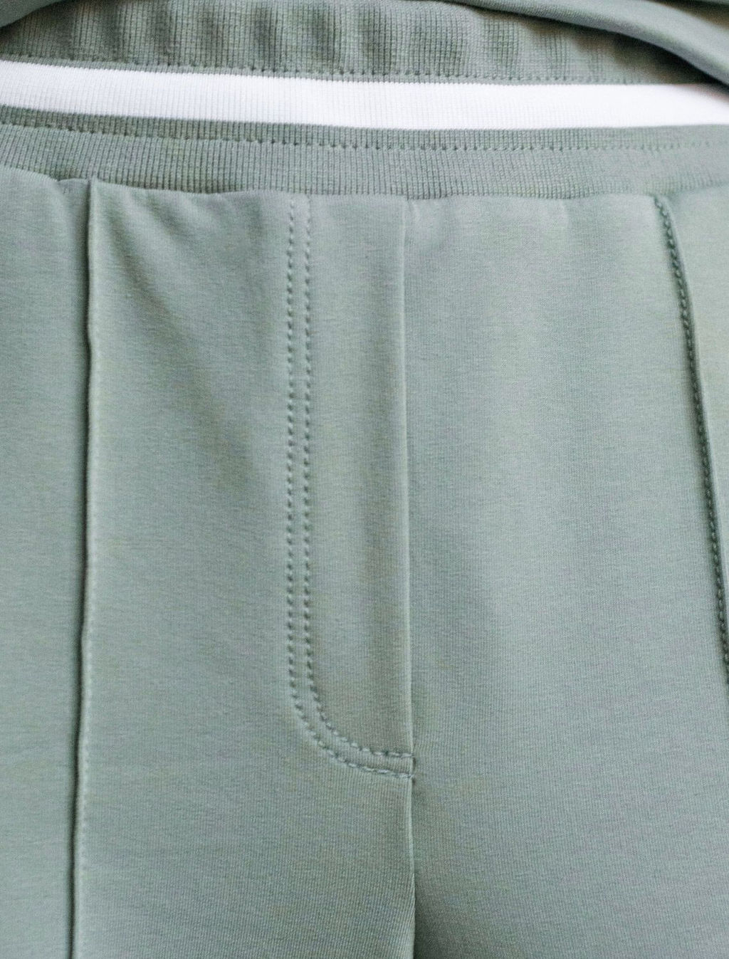 Брюки прямые со стрелками из премиального футера двухнитки с эластаном - Vilatte фото 6