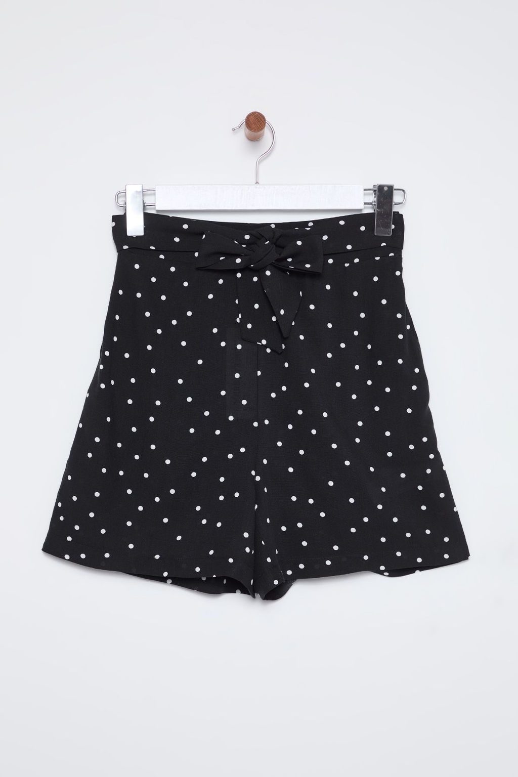 Siyah Rahat Kesim Kusakl? Puantiyeli Sort & Bermuda TWOSS25SR00008