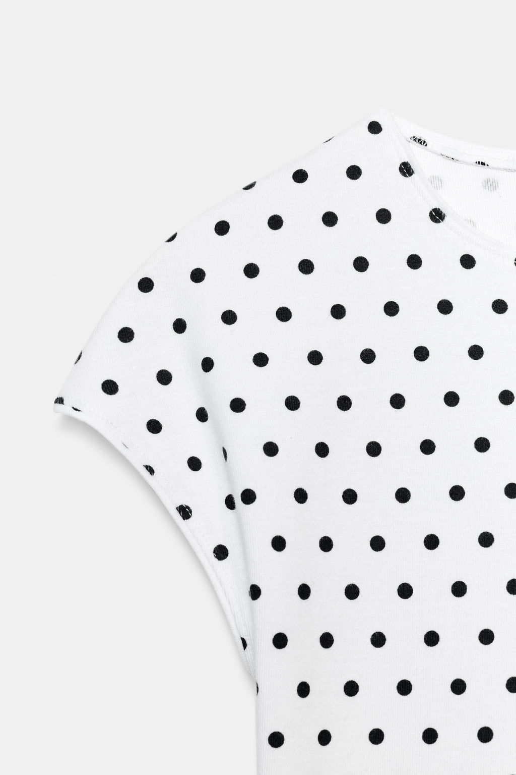 CAMISETA CROPPED MANGA CORTA / Blanco / Negro