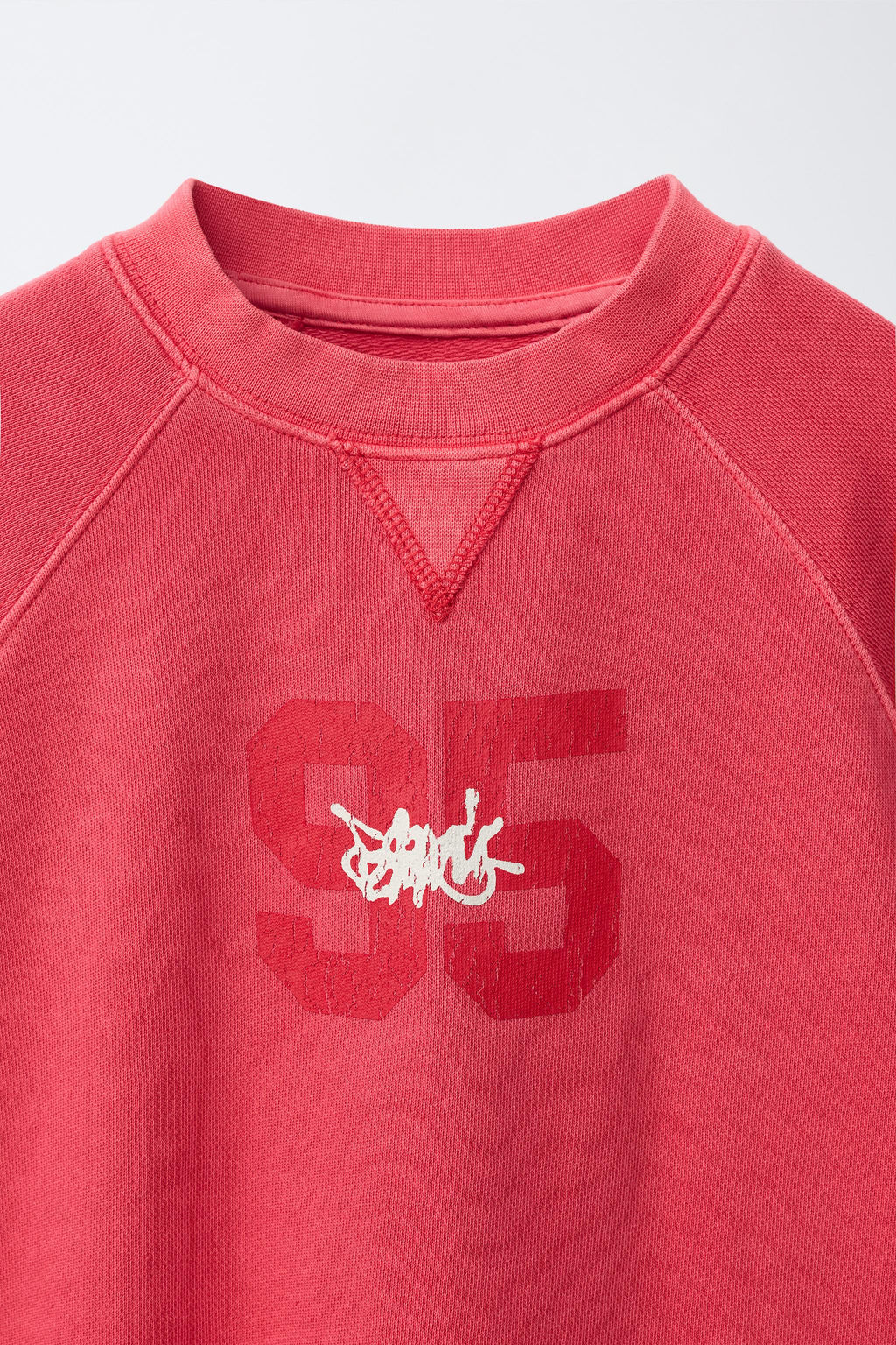 CAMISETA FELPA N?MERO Y GRAFFITI / Rojo fuerte - Zara фото 3