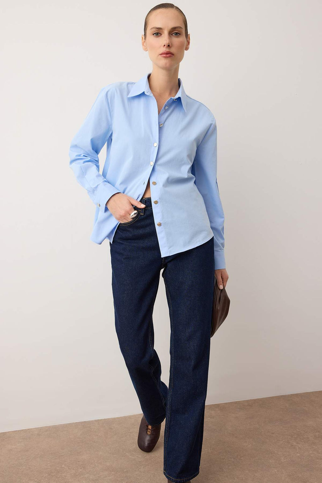 Mavi Gumus Dugme Detayl? Pamuklu Poplin Gomlek TWOAW26GO00114