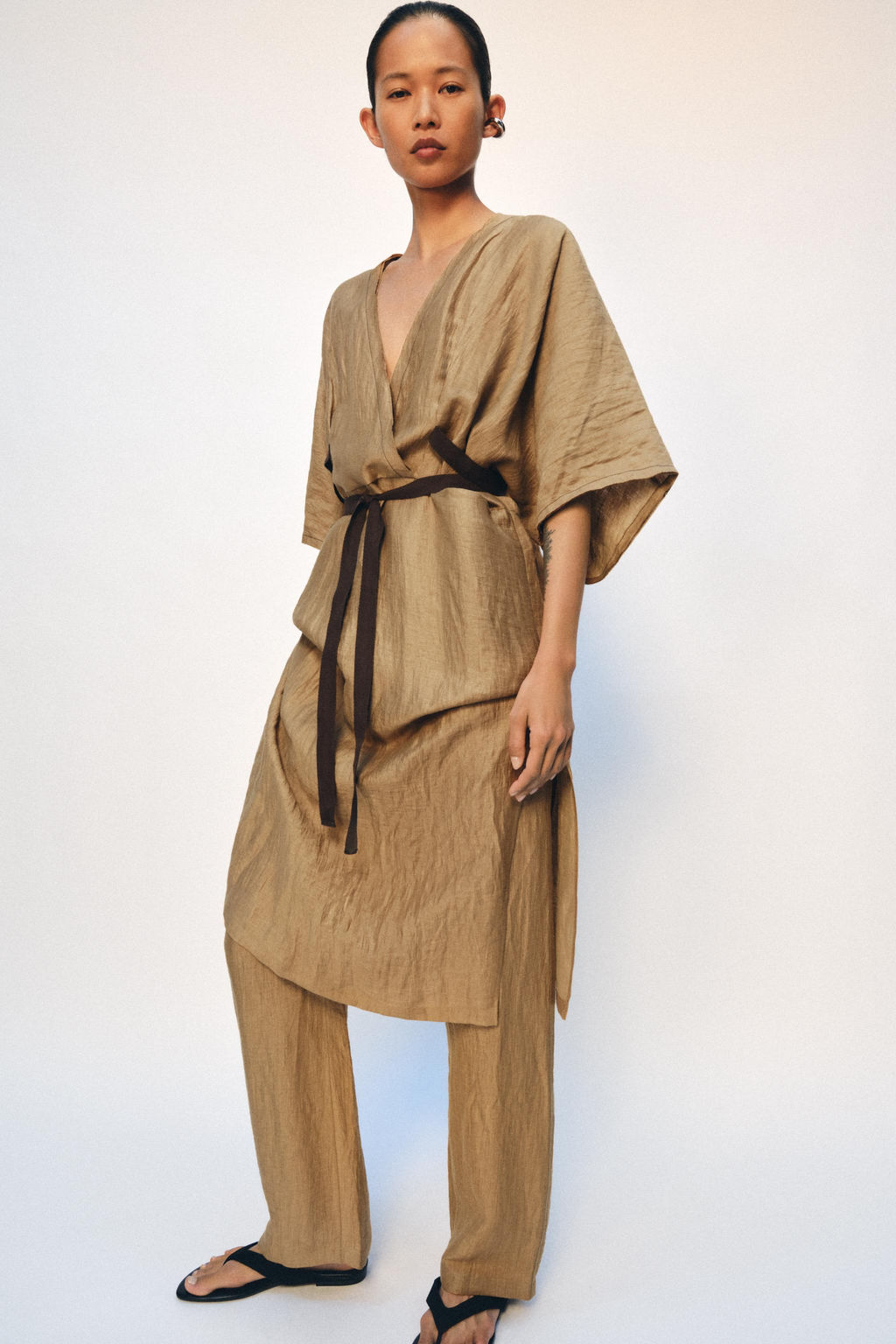 VESTIDO T?NICA MEZCLA LINO ZW COLLECTION / Camel medio - Zara фото 4