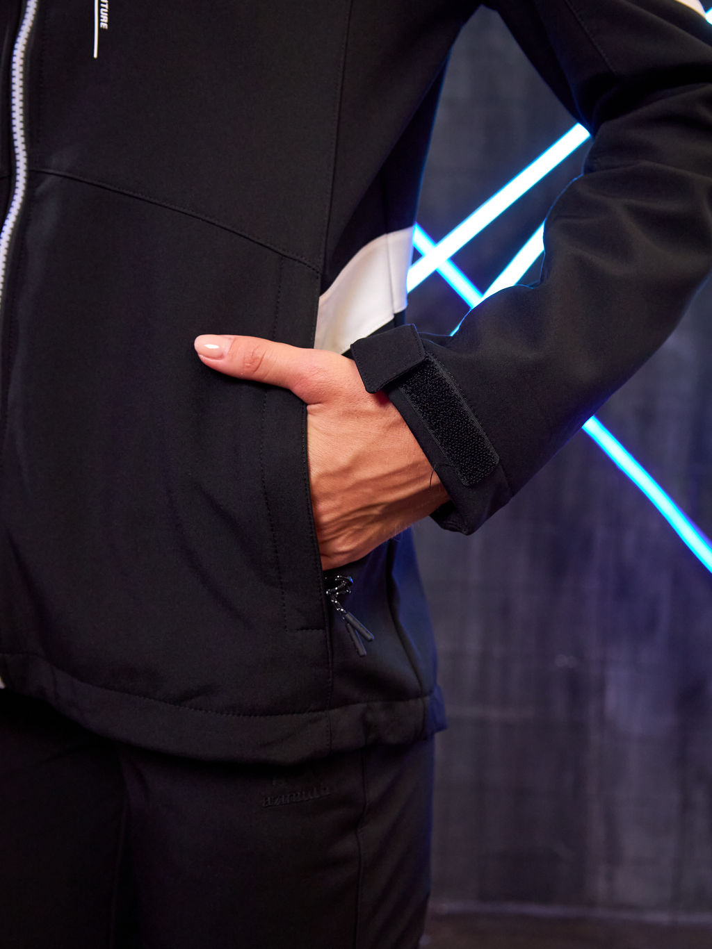 Женская мембранная куртка виндстоппер на флисе Azimuth Заря 124/23982_704 Черный  фото 19