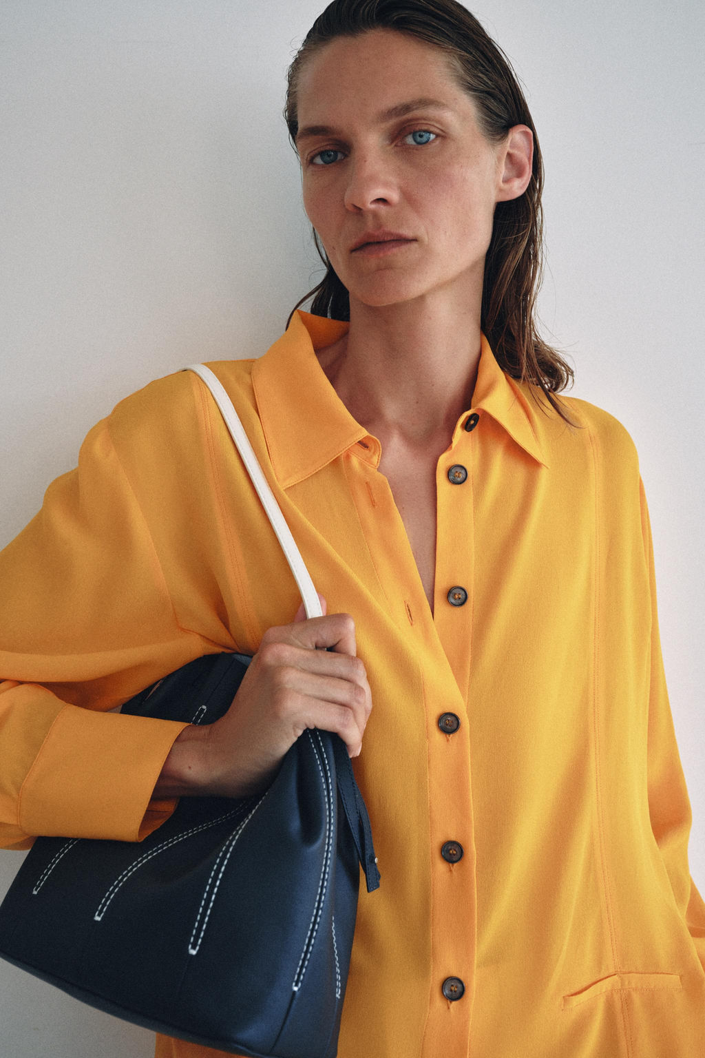 BOLSO DE HOMBRO PIEL COMBINADO / Azul Marino - Zara фото 2