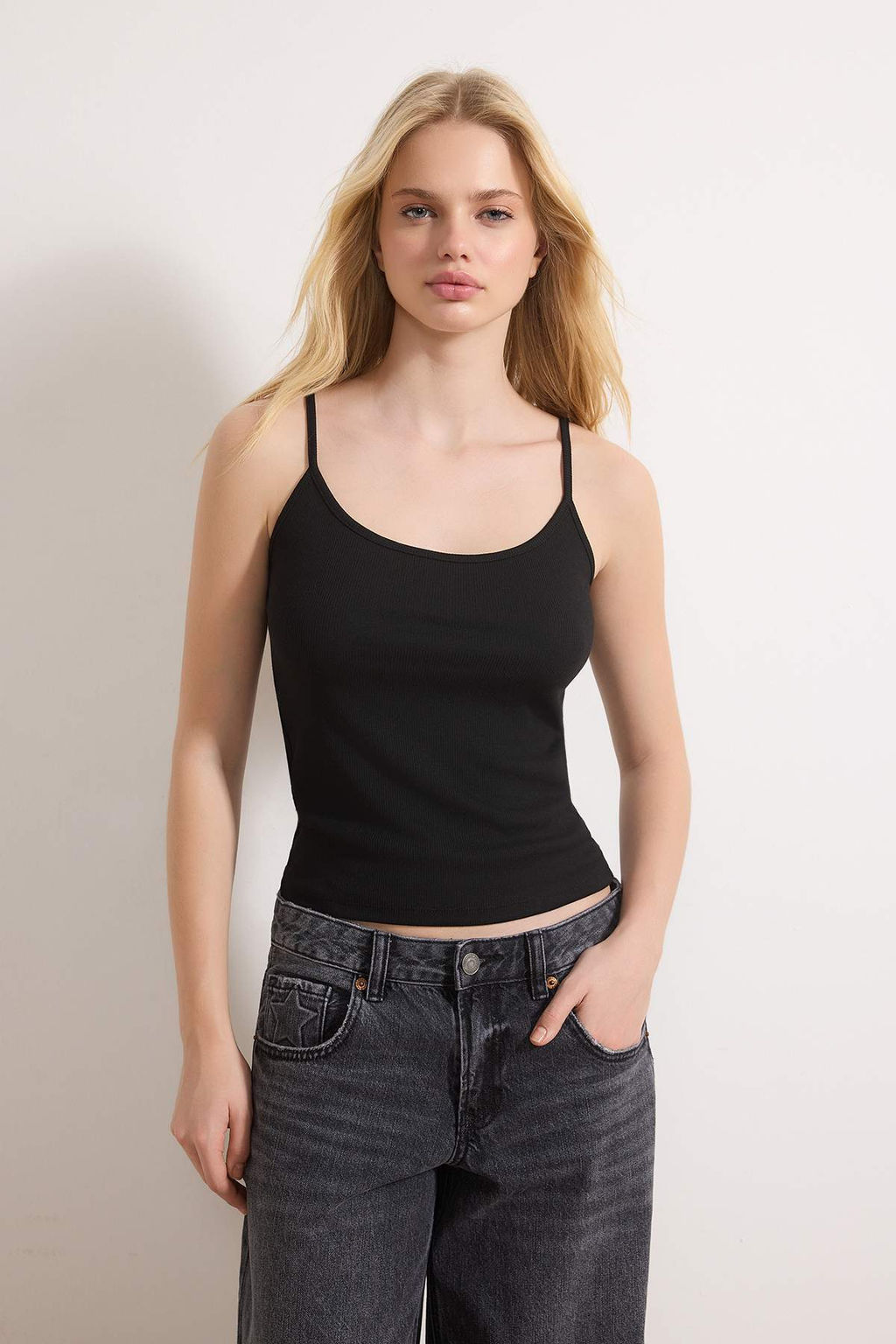 Cok Renkli-Siyah Cizgili Fitted/Vucuda Oturan Havuz Yaka Fitilli Esnek Orme Atlet TWOSS26AL00010 - Trendyolmilla фото 5