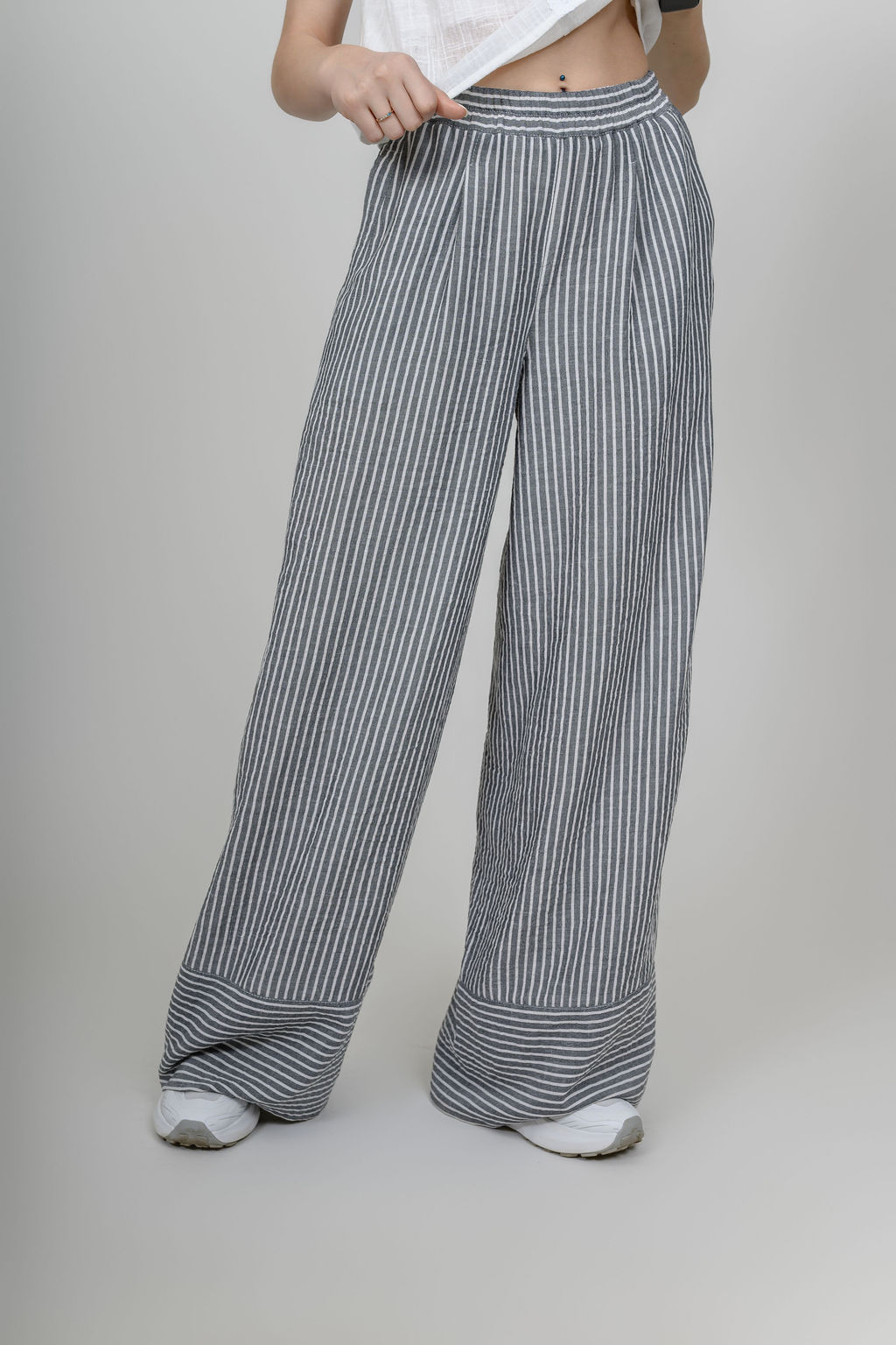 Брюки-палаццо из мягкой вискозы с эффектом крэш - Новый лен фото 2