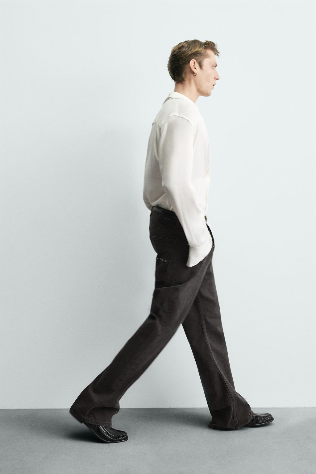 WAXED FLARE FIT JEANS - Zara фото 7