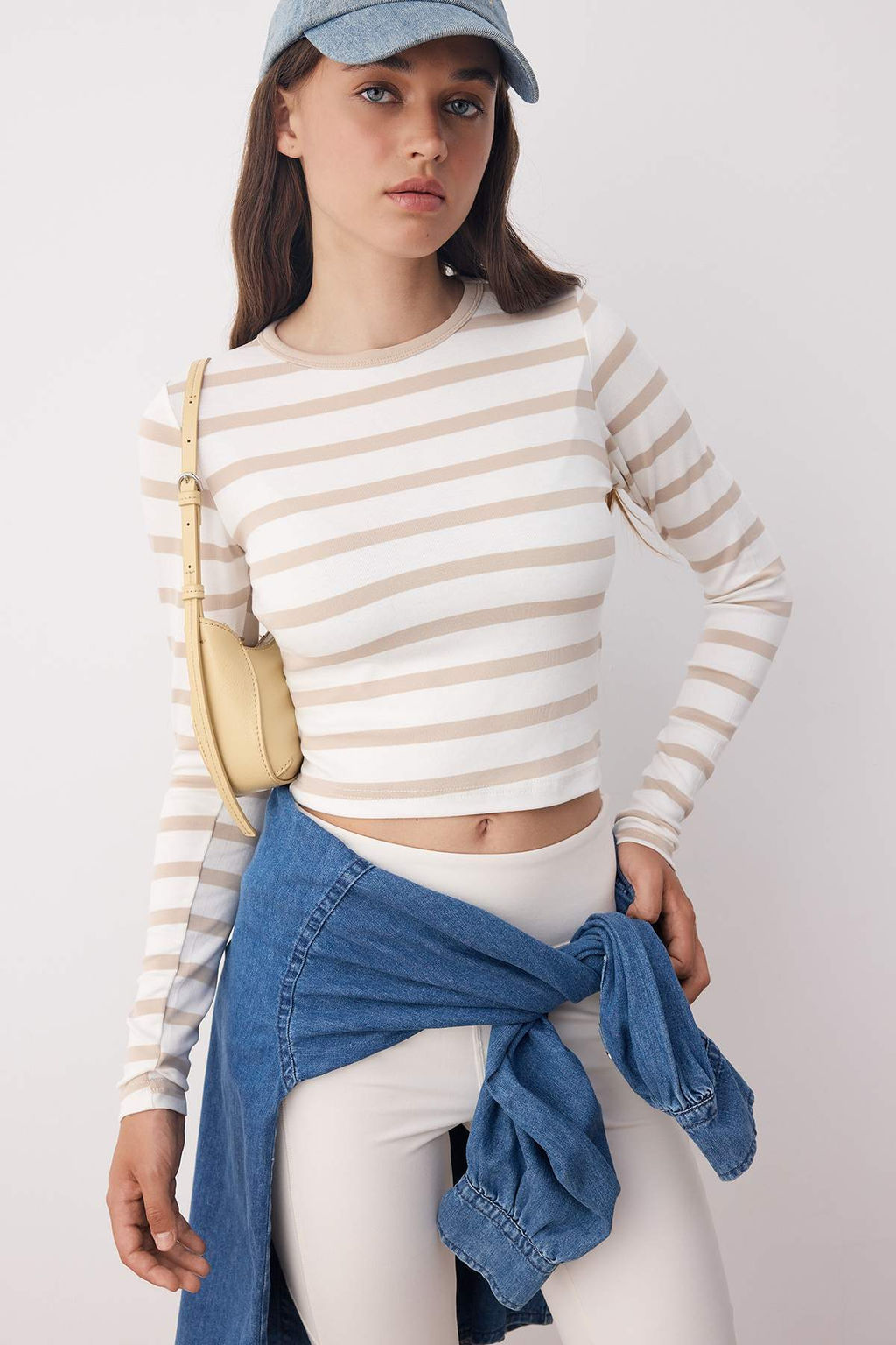Tas-Ekru Cizgili Premium Viskoz Yumusak Kumasl? Fitted Crop Esnek Orme Bluz TWOAW24BZ00048