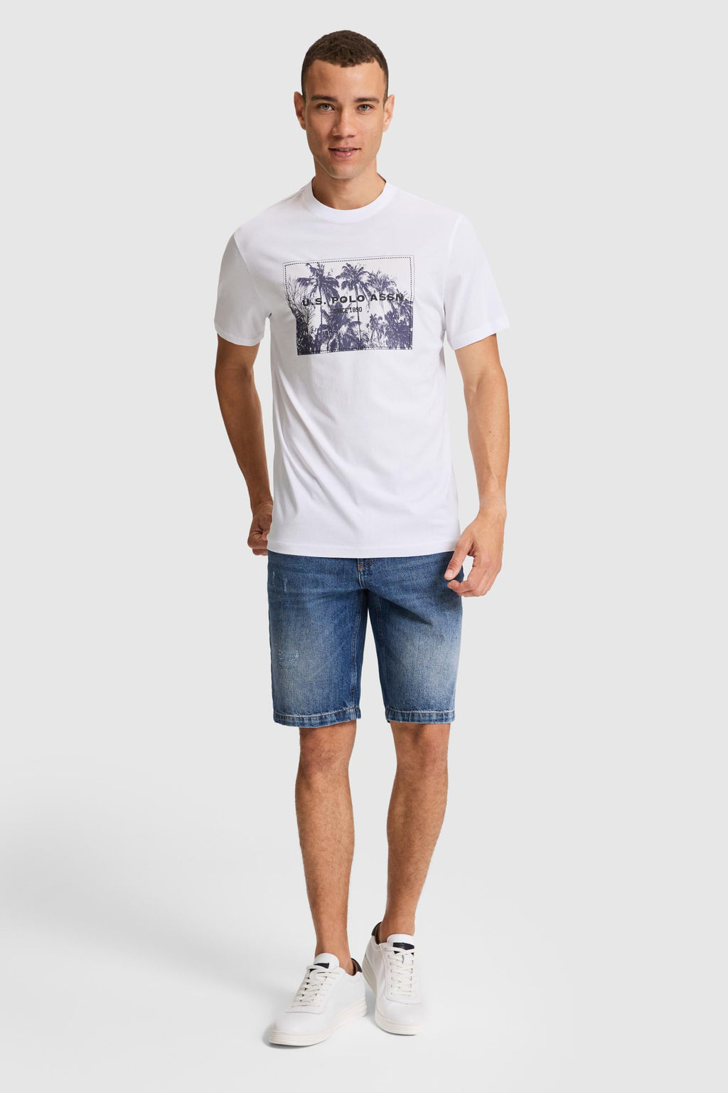 Erkek Beyaz Regular Fit Bisiklet Yaka Ti__rt